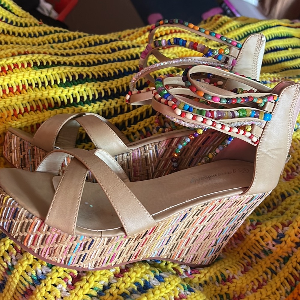 Shoes - Picture 2 of 7